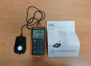 Extech EasyView 33 Digital Light Meter With Memory
