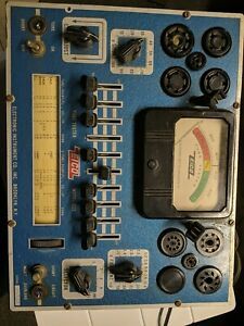 VINTAGE EICO VACUUM TUBE TESTER MODEL 625 untested.