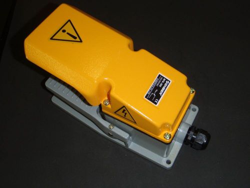 Safety foot switch w/guard 15a 250vac spst rated spdt  rfs-302 duty rated for sale