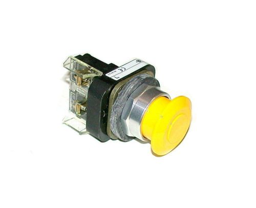 NEW ALLEN BRADLEY YELLOW PUSH-PULL PUSHBUTTON MODEL 800TFX9D4   (2 AVAILABLE)