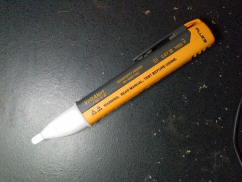 Fluke 1AC  A2  VoltAlert Non-Contact Voltage Detector Pen Tester 90-1000V Used