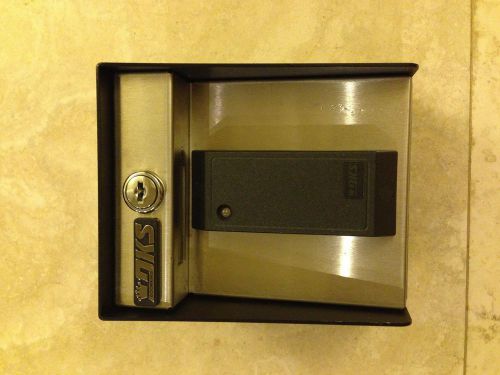 DoorKing 1520-080 Stand-Alone Single Door Controller with AWID Proximity Card Re