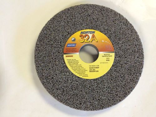 Norton 66252941205  7x1/2x1-1/4 32a46hvbep grinding wheel, new, usa made for sale