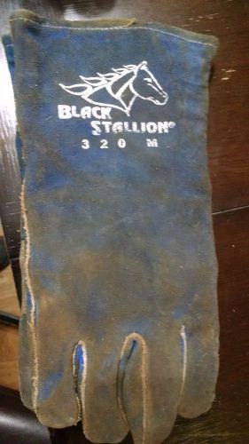 black stallion 320 medium gloves