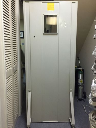 Mobile x-ray protective screen/shield with window view for sale