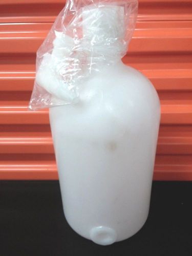 Dynalon 105424 LDPE 2 gallon Lab Carboy, with Spigot