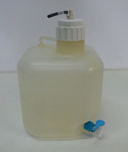 Azlon 17 liter Pharmaceutical Square Poly Container W/ Drain Valve