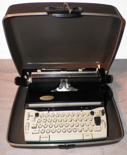 Vintage Sears Best BLUE Medalist Power Return 12 Portable Electric Typewriter NR