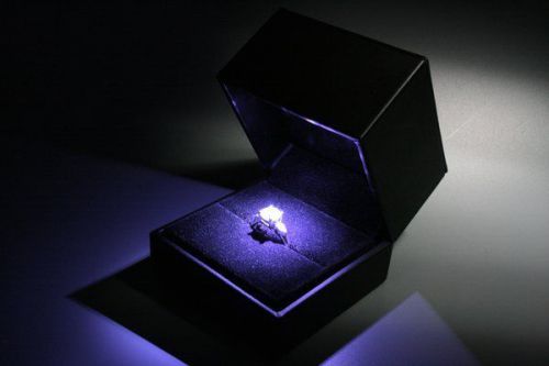 Fancy Leatherette LED Light Jewelry Engagement Ring Box Gift Jewelry Box.