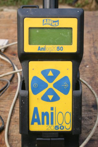 Livestock electronic tag reader