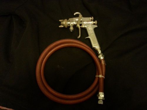 Binks 2001 spray paint gun with binks 66sa nozzle and 71-1351 hose for sale
