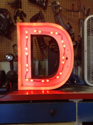 Single channel letter &#039;D&#034;18&#039;&#039; with LED lights