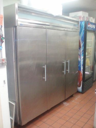 DELFIELD 3DR FREEZER RESTAURANT ICE CREAM 3 DOOR DELI BAR DETROIT ICECOLD