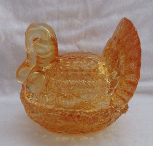 CRYSTAL ART GLASS TURKEY ON EMBOSSED GOLDEN YELLOW GRAPE BASKET CANDY BOWL BOX