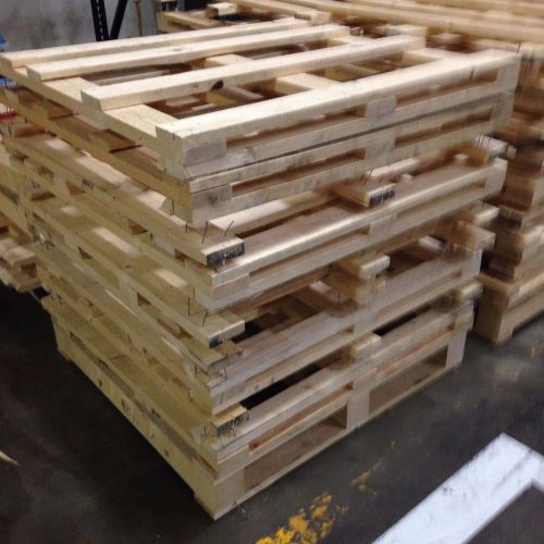 LOT STACKS HEAT TREATED WOOD could be used for pallets braces