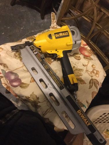 DEWALT D51844 FULL ROUND HEAD FRAMING NAILER+HARDSHELL CASE+NAILS