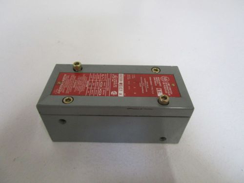 ALLEN BRADLEY LIMIT SWITCH 802XR-WS1C7 SER. A (AS PICTURED) *USED*