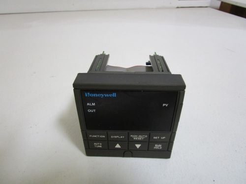 HONEYWELL TEMP. CONTROLLER DC230L-E0-00-10-0000000-00-0 (AS PICTURED) *USED*
