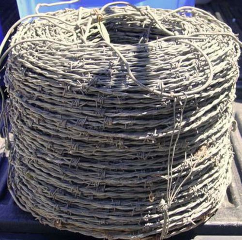 BARB WIRE - FULL ROLL 1320 FT LONG - 82 LBS
