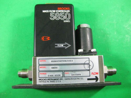 Brooks Mass Flow Controller MFC 5850C -- O2, 400 SCCM -- Used
