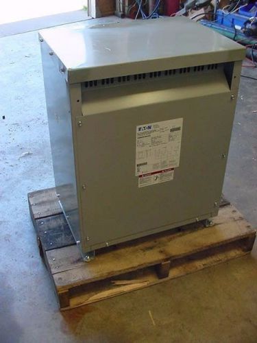New eaton cutler hammer 30 kva 3 p transformer 480d 208y/120 cat # v48m28e30cuee for sale