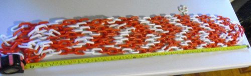 24&#039; Red and White Plastic Chain 7/8&#034; Wide