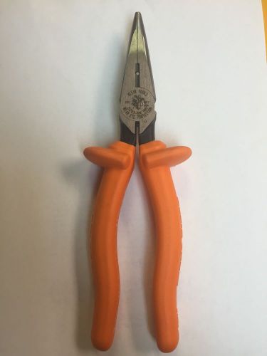 NEW KLEIN TOOLS- D203-8N-INS- INSULATED 8&#034; HEAVY DUTY LONG NOSE PLIERS