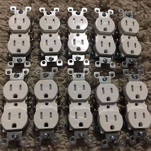 PACK OF 10: leviton T5320-W tamper resistant duplex receptacle ground