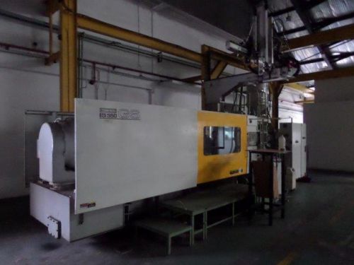 8 sets Injection Molding Machines Including Picker Robots