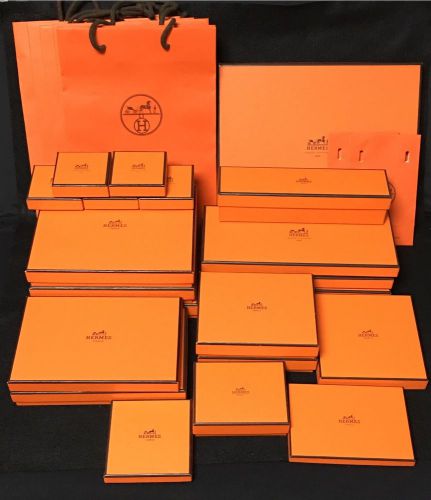 Pre-Owned HERMES Paris 21 Box set Tie, Scarf, Wallet, Purse, Ashtray, Accesories