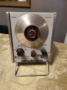 1 VINTAGE HP OSCILLATOR HEWLETT PACKARD  KS-19711