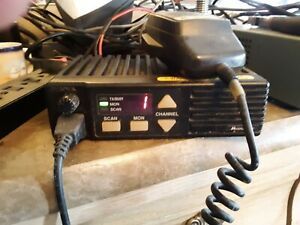 Midland Model 70-1527b Radio w/Mic