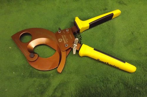 SOUTHWIRE CCPR400 RATCHETING CABLE CUTTER  NO RESERVE!