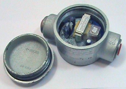 Fluid Components Int, Inc Air Flow Switch FR721 115VAC +/-10 60hz relay 10a 115V