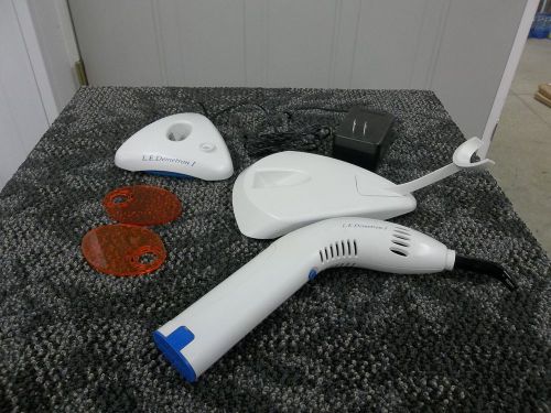 L.E. LE DEMETRON I 1 DENTAL CURING LIGHT CORDLESS WITH BATTERY CHARGER WORKS