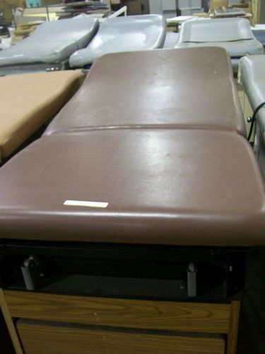 MOHAWK HEALTHCARE EXAM TABLE,  MODEL 94X2, BROWN TOP - GOOD CONDITION