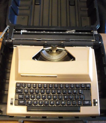 Sears Electric 1 Typewriter w/Correction Md: 161:53090 with Carrying Case