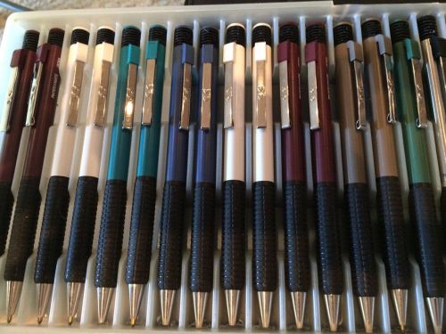 PaperMate DynaGrip Pen Set.(2) Med.Blk/blu Ink. Assort. Solids Made-Japan.