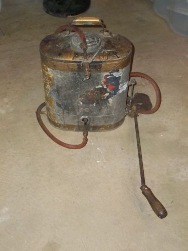 UNIQUE VINTAGE ANTIQUE PORTABLE BACK PACK FIRE EXTINGUISHER FORESTRY TOOL