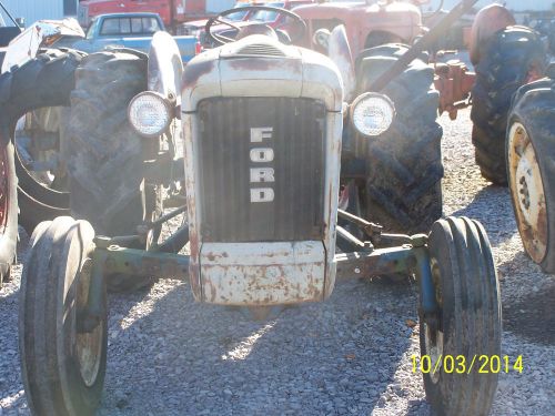 FORD 4000 TRACTOR, WITH LIVE PTO,LIVE HYDRAULIC