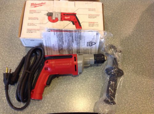 New milwaukee 0202-20 7 amp 3/8&#034; drill with keyless chuck for sale