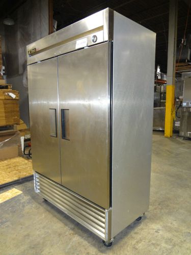 Heavy duty commercial grade &#034;true&#034; stainless steel upright refrigerator w/caster for sale