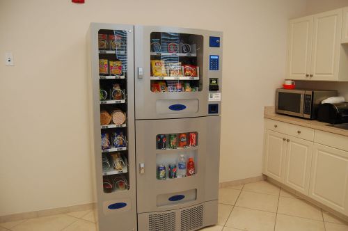 PLANET ANTARES OFFICE DELI COMBO VENDING MACHINE