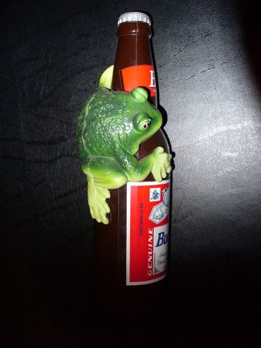 You are bidding on a Figural 1995 Budweiser Frog beer tap handle