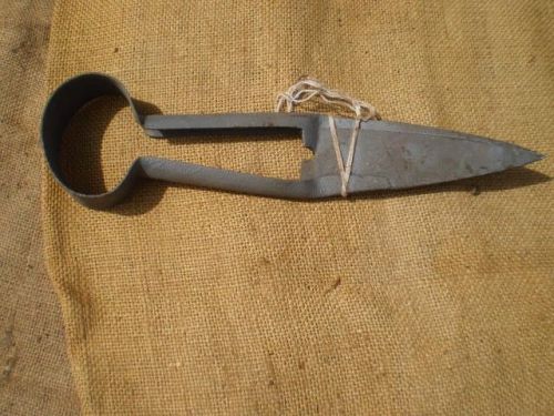 ANTIQUE  SHEEP SHEARS(#1):PAINTED GRAY