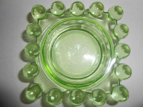 Green Vaseline glass candlewick pattern salt dip cellar celt dish uranium square