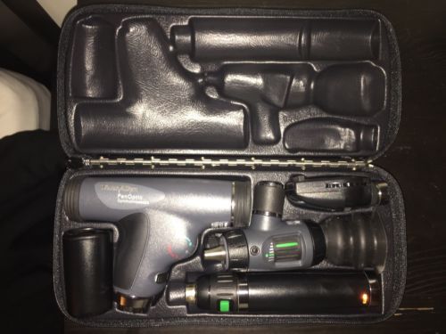 Welch Allyn Pan-Optic Ophthalmoscope / Otoscope 118 Series Diagnostic Set