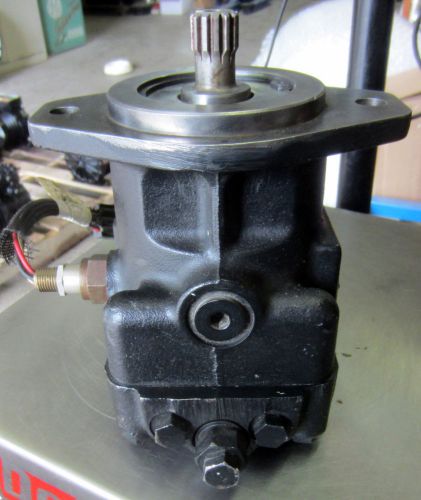 Sauer Danfoss Hydraulic Pump Motor MMF025CAERCXNNN MMF025C-AE-RCX-NNN New surplu