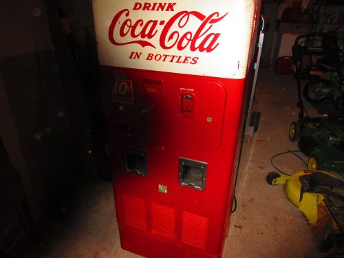 1950&#039;s Antique Coke VMC 72 Coca-Cola Soda Coin-Op Vending Machine