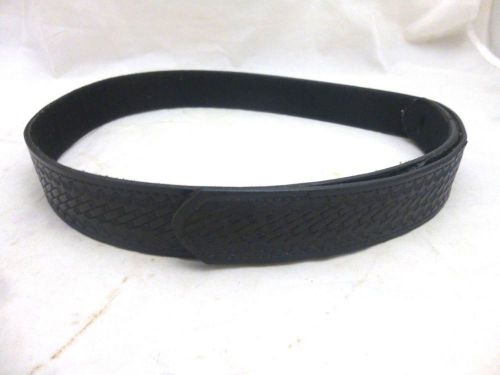 Generic safariland 45.5&#034; black used buckleless reversible basket weave duty belt for sale